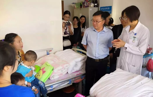 全國助殘日——政府、殘聯(lián)、醫(yī)院聯(lián)合慰問暖人心