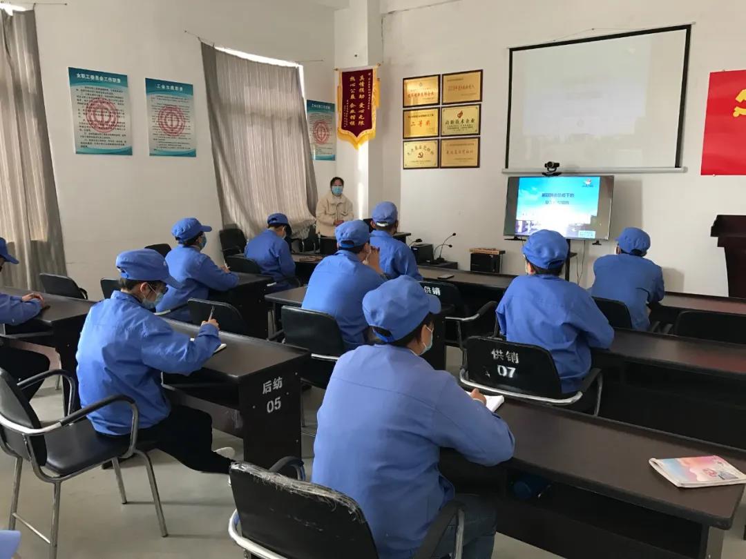 為企業(yè)、工廠等復(fù)工人員聚集地?開展疫情健康防護(hù)知識(shí)培訓(xùn)