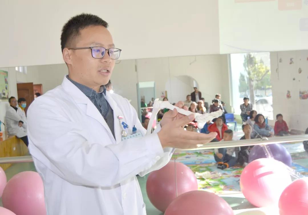 暑期青少年脊柱健康公益課，線上一對(duì)一教學(xué)指導(dǎo)！