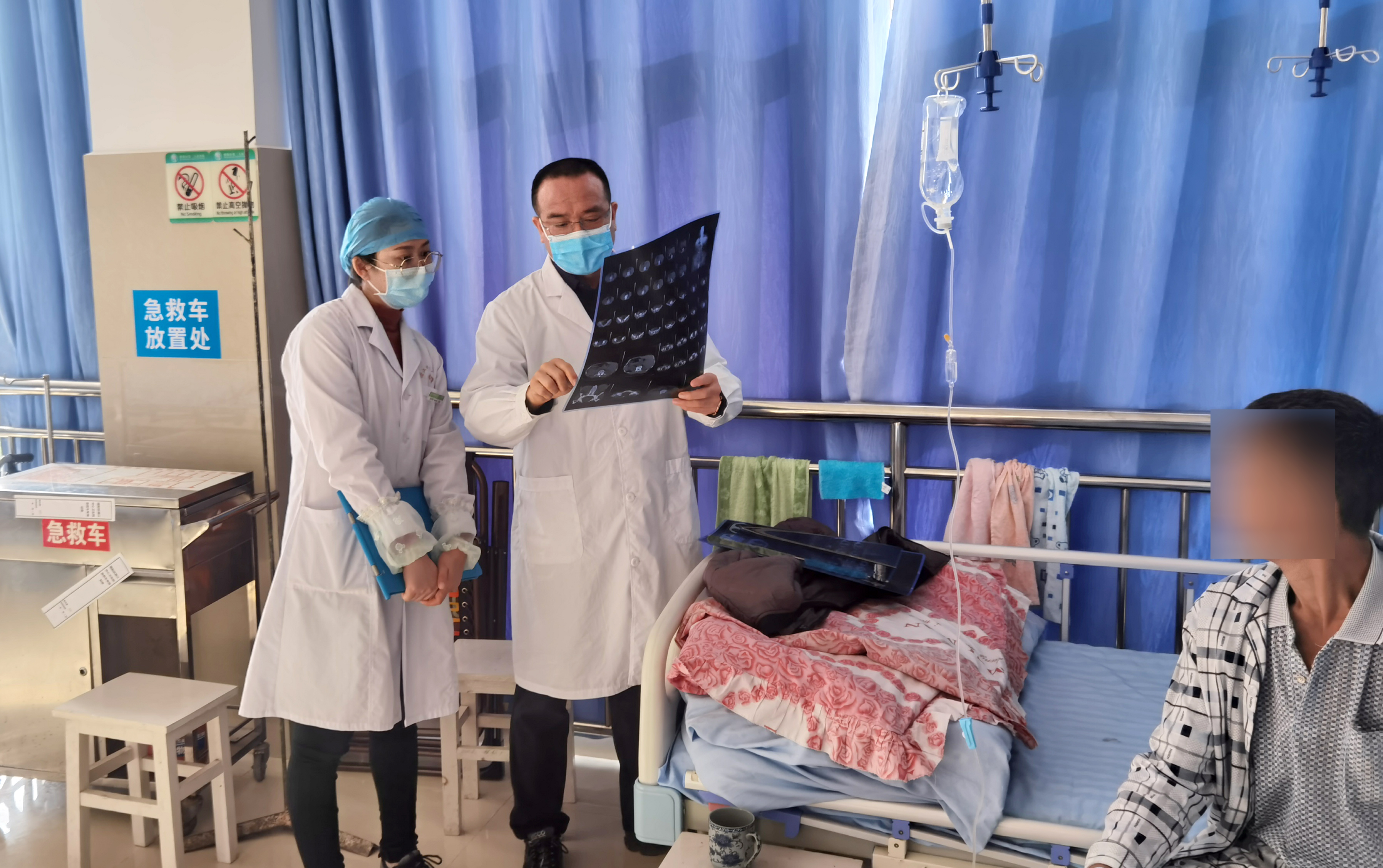 腫瘤科張穎東主任赴潞江鎮(zhèn)中心衛(wèi)生院開展坐診、查房及學術交流