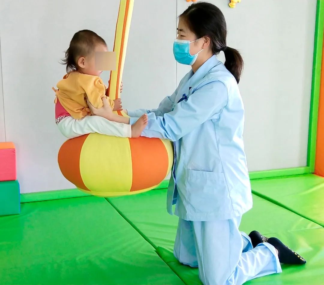 【保山安利醫(yī)院】4個月齡“高危兒”的蛻變，傾聽患兒媽媽的自述！