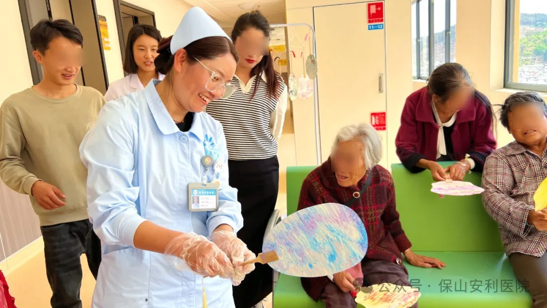 保山安利醫(yī)院腫瘤科開展“漆扇寄溫情，科學防癌護健康”主題活動